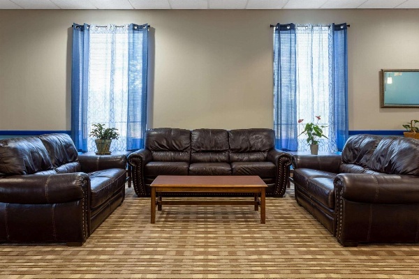 Baymont by Wyndham Queensbury/Lake George image 6
